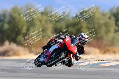 media/Jan-08-2022-SoCal Trackdays (Sat) [[1ec2777125]]/Turn 7 (1035am)/